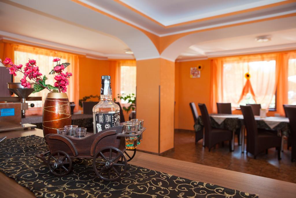 Pensiunea Royal Garden Otel Sîmbăta de Sus Dış mekan fotoğraf